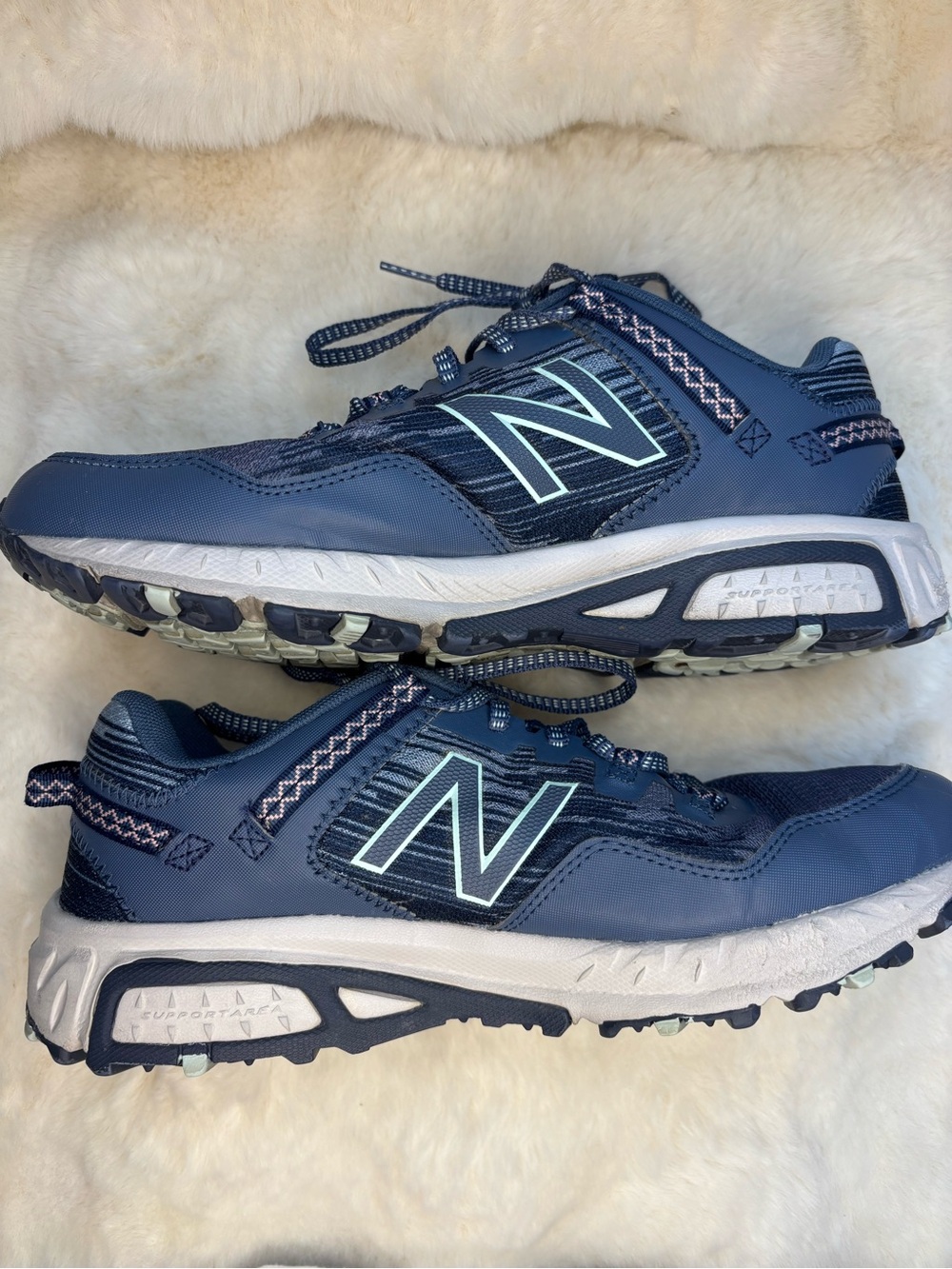 New Balance 410v6 Trail Women’s Size 10 Blue Pink Running Hiking Shoes